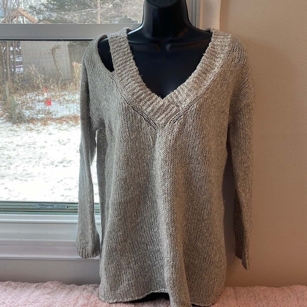 Light gray, John+Jen extra small V-neck sweater